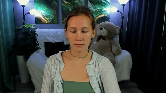 Snapshot of MichelleOrtis chatting on September 14, 2025, 4:24 am MichelleOrtis online show from September 14, 2025, 4:24 am