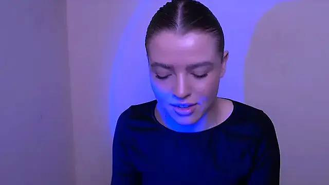 MissOliviaa  online show from December 15, 2025, 1:39 pm