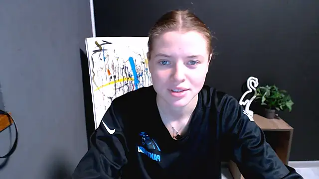 Snapshot of MissOliviaa_ chatting on November 12, 2025, 1:37 pm MissOliviaa online show from November 12, 2025, 1:37 pm