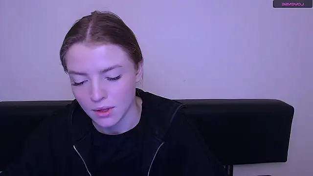 Snapshot of MissOliviaa_ chatting on December 27, 2024, 8:02 am MissOliviaa  online show from December 27, 2024, 8:02 am