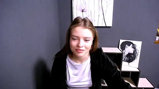 Snapshot of MissOliviaa_ chatting on November 8, 2025, 7:45 am MissOliviaa online show from November 8, 2025, 7:45 am