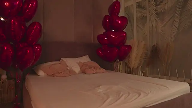 Smiley Mia online show from February 13, 2026, 5:07 am