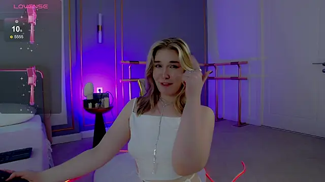 Smiley Mia online show from March 22, 2025, 8:40 am