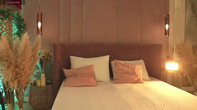 Smiley Mia online show from March 19, 2026, 5:29 am