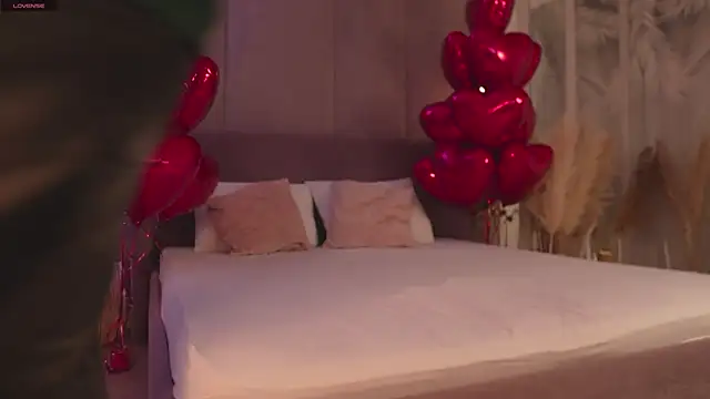 Smiley Mia online show from February 14, 2026, 5:07 am