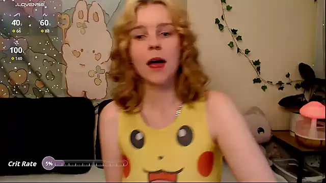Snapshot of Moona_xx chatting on May 12, 2026, 10:49 pm Moona xx online show from May 12, 2026, 10:49 pm