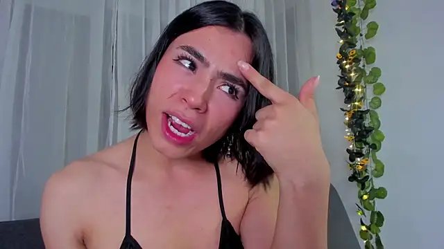 Little michell online show from May 12, 2026, 2:08 am