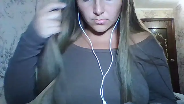 Snapshot of Evasapples chatting on July 17, 2026, 8:39 pm Evasapples online show from July 17, 2026, 8:39 pm