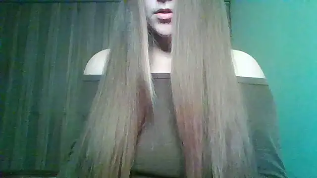 Evasapples online show from April 30, 2026, 8:49 pm