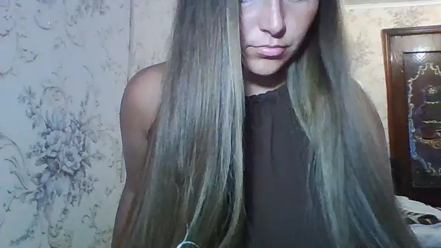 Snapshot of Evasapples chatting on July 18, 2026, 5:21 pm Evasapples online show from July 18, 2026, 5:21 pm