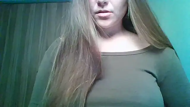 Snapshot of Evasapples chatting on June 26, 2026, 1:17 pm Evasapples online show from June 26, 2026, 1:17 pm