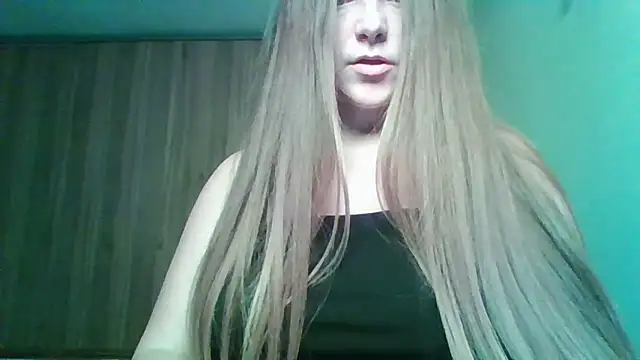 Evasapples online show from March 17, 2026, 9:40 pm