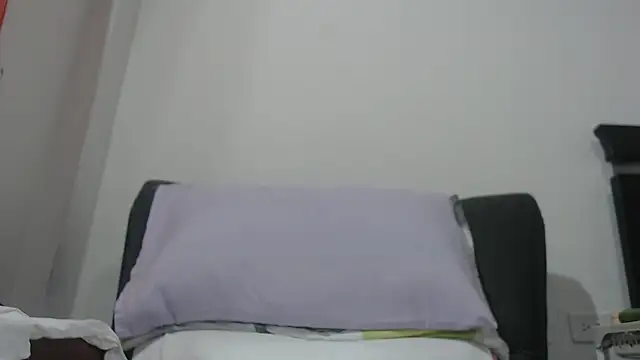 Snapshot of Lizz_xxxx chatting on June 7, 2026, 6:13 pm Lizz xxxx online show from June 7, 2026, 6:13 pm