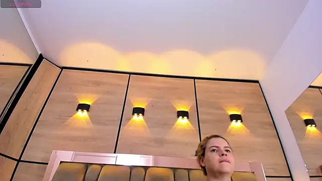 dorothy vegga online show from November 17, 2025, 4:38 am