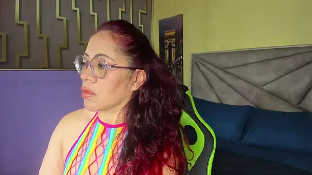 Snapshot of maria_paulac chatting on September 10, 2025, 6:01 am maria paulac online show from September 10, 2025, 6:01 am