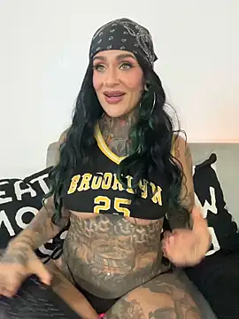 Snapshot of remyflux666 chatting on March 22, 2026, 1:20 am remyflux666 online show from March 22, 2026, 1:20 am