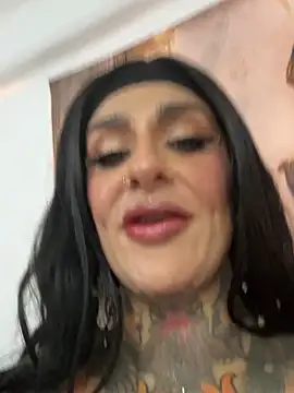 Snapshot of remyflux666 chatting on March 8, 2026, 2:04 am remyflux666 online show from March 8, 2026, 2:04 am