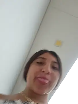 Snapshot of Matilda_russoo chatting on February 22, 2025, 12:40 pm Matilda russoo online show from February 22, 2025, 12:40 pm