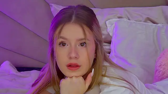 MilanaBalmain online show from October 7, 2025, 4:24 am