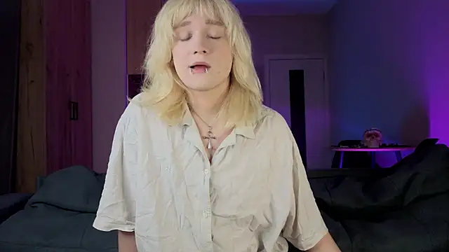 Snapshot of Gregory_Byyrd chatting on October 22, 2025, 9:57 pm Gregory Byyrd online show from October 22, 2025, 9:57 pm