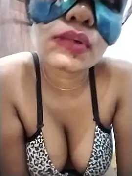 Snapshot of Zaraangle chatting on June 19, 2026, 5:08 pm Zaraangle online show from June 19, 2026, 5:08 pm