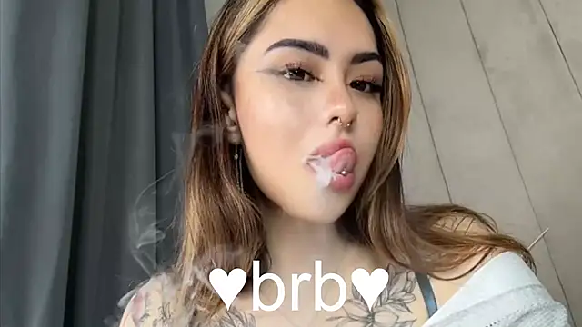 baby  kim online show from November 5, 2025, 9:56 am