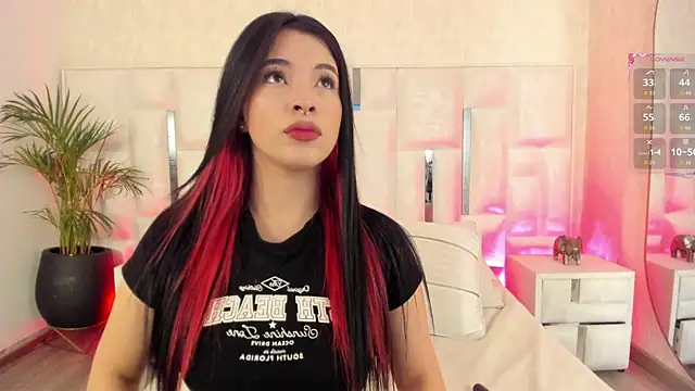 im nika  online show from October 22, 2025, 12:15 pm