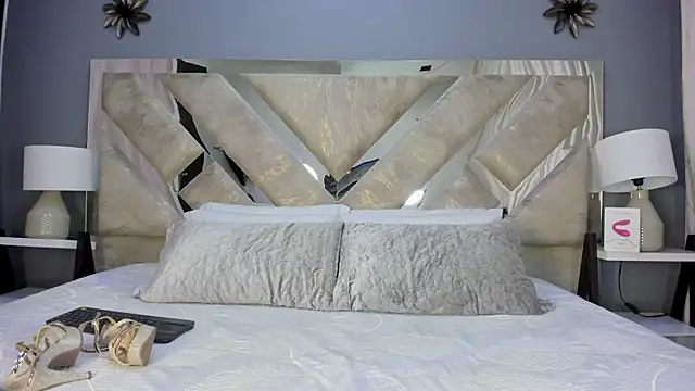 Megan delarosse online show from November 13, 2025, 11:41 pm