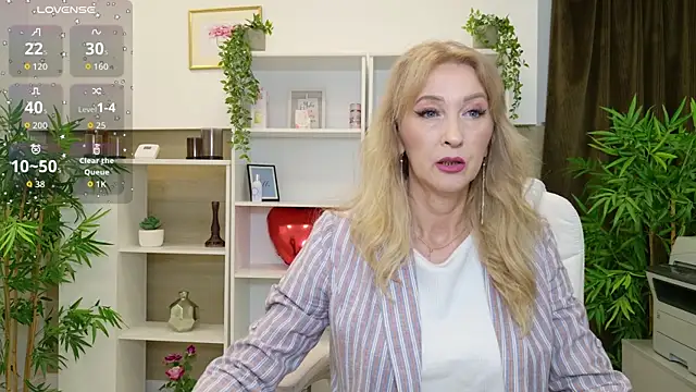Snapshot of LadyLeea chatting on June 18, 2026, 3:38 am LadyLeea online show from June 18, 2026, 3:38 am