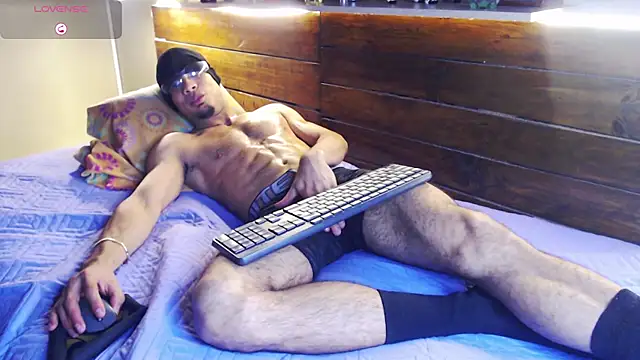 SonicJ25 online show from November 28, 2025, 3:39 am