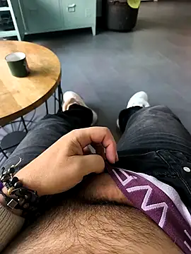 cricrimsBarcelona online show from December 3, 2025, 8:03 am