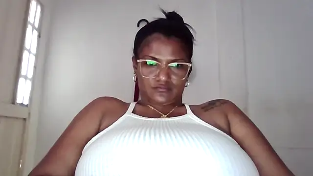 Snapshot of alejandraboobs07 chatting on April 4, 2026, 9:32 pm alejandraboobs07 online show from April 4, 2026, 9:32 pm