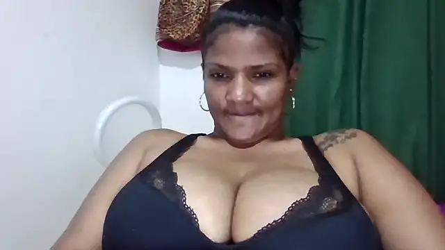 Snapshot of alejandraboobs07 chatting on March 18, 2026, 2:37 am alejandraboobs07 online show from March 18, 2026, 2:37 am