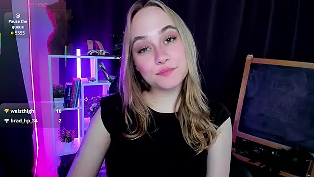 Snapshot of LianaBright chatting on June 18, 2026, 2:10 am LianaBright online show from June 18, 2026, 2:10 am