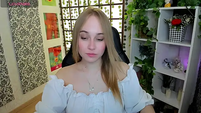 Snapshot of LianaBright chatting on March 5, 2025, 2:03 am LianaBright online show from March 5, 2025, 2:03 am