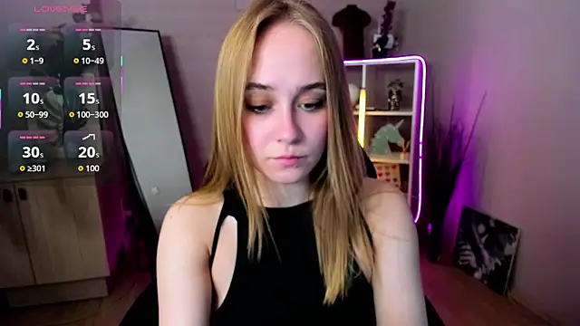 Snapshot of LianaBright chatting on June 7, 2026, 2:06 am LianaBright online show from June 7, 2026, 2:06 am