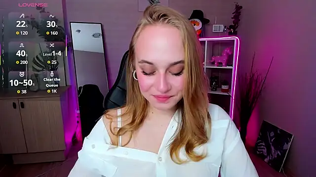 LianaBright online show from March 19, 2026, 2:00 am