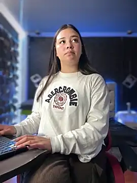 Snapshot of Paloma__LS chatting on October 21, 2025, 5:23 pm Paloma LS online show from October 21, 2025, 5:23 pm