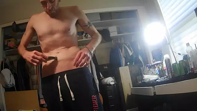 Snapshot of smokee_parT903 chatting on October 7, 2025, 8:32 pm smokee parT903 online show from October 7, 2025, 8:32 pm