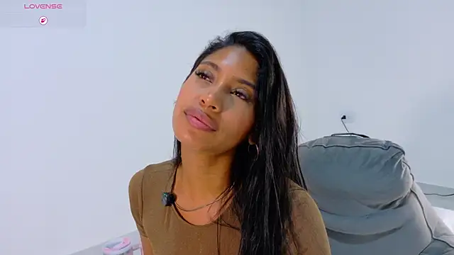 Snapshot of Anna_risse chatting on May 25, 2026, 6:23 am Anna risse online show from May 25, 2026, 6:23 am