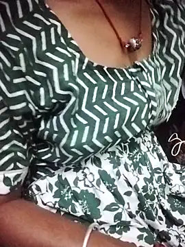 aadhini01 online show from November 2, 2025, 6:46 pm