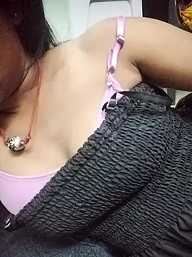 aadhini01 online show from October 31, 2025, 6:59 pm