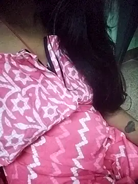 aadhini01 online show from November 13, 2025, 4:11 pm