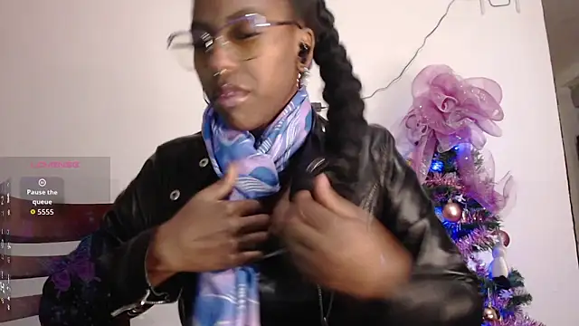 CoccoBele69 online show from December 21, 2025, 2:24 am