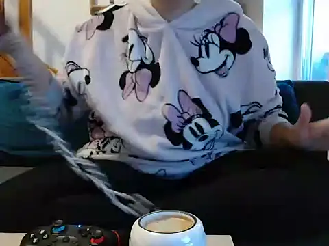 Snapshot of Lauzo21 chatting on October 8, 2025, 5:42 am Lauzo21 online show from October 8, 2025, 5:42 am