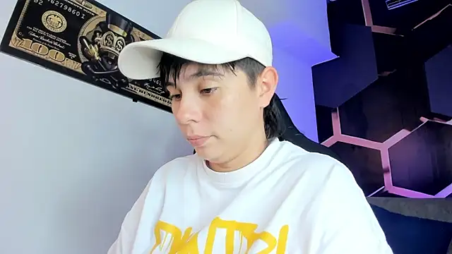 Snapshot of AbbySmiitth_ chatting on November 29, 2025, 7:25 pm AbbySmiitth online show from November 29, 2025, 7:25 pm