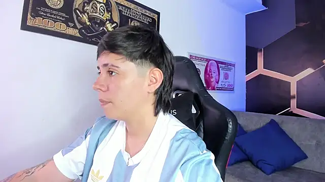 Snapshot of AbbySmiitth_ chatting on October 10, 2025, 7:15 pm AbbySmiitth online show from October 10, 2025, 7:15 pm