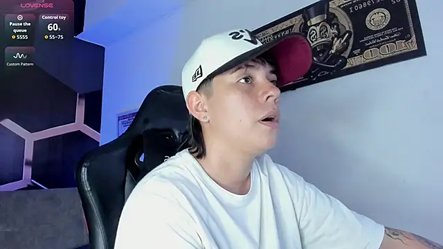 Snapshot of AbbySmiitth_ chatting on October 18, 2025, 7:16 pm AbbySmiitth online show from October 18, 2025, 7:16 pm