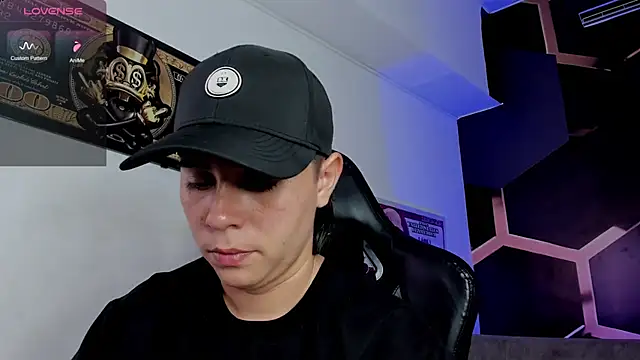 Snapshot of AbbySmiitth_ chatting on October 17, 2025, 11:28 pm AbbySmiitth online show from October 17, 2025, 11:28 pm