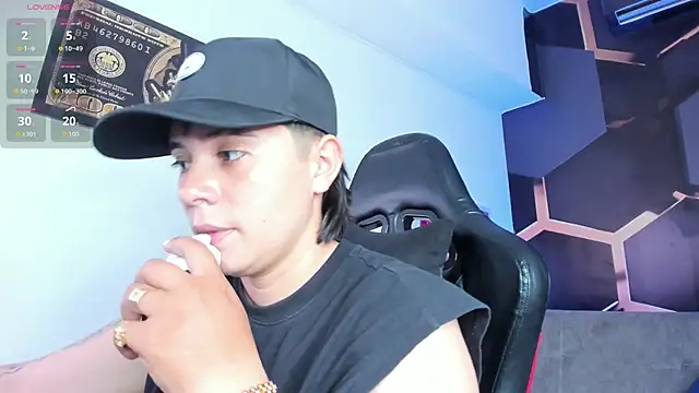 Snapshot of AbbySmiitth_ chatting on October 15, 2025, 7:44 pm AbbySmiitth online show from October 15, 2025, 7:44 pm